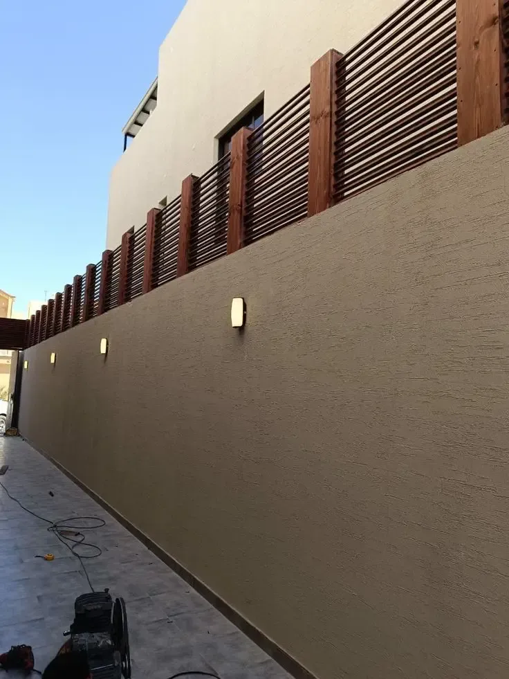 سواتر بديل الخشب: جمال الخشب ومتانة المستقبل بالرياض