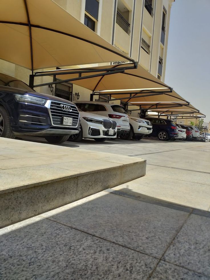 مظلات سيارات